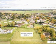 Stavební pozemek o rozloze 3 695 m² v obci Nekmíř